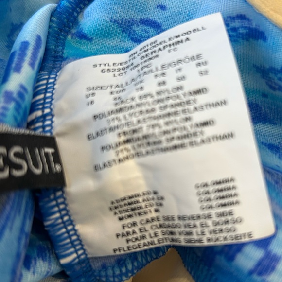 MIRACLESUIT Seraphina Size 16 One-Piece Swimsuit Blue Multi Print Underwire NWT - Picture 7 of 11